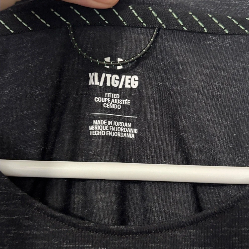 Under Armour Fitted Trail Tee - Picture 2 of 6